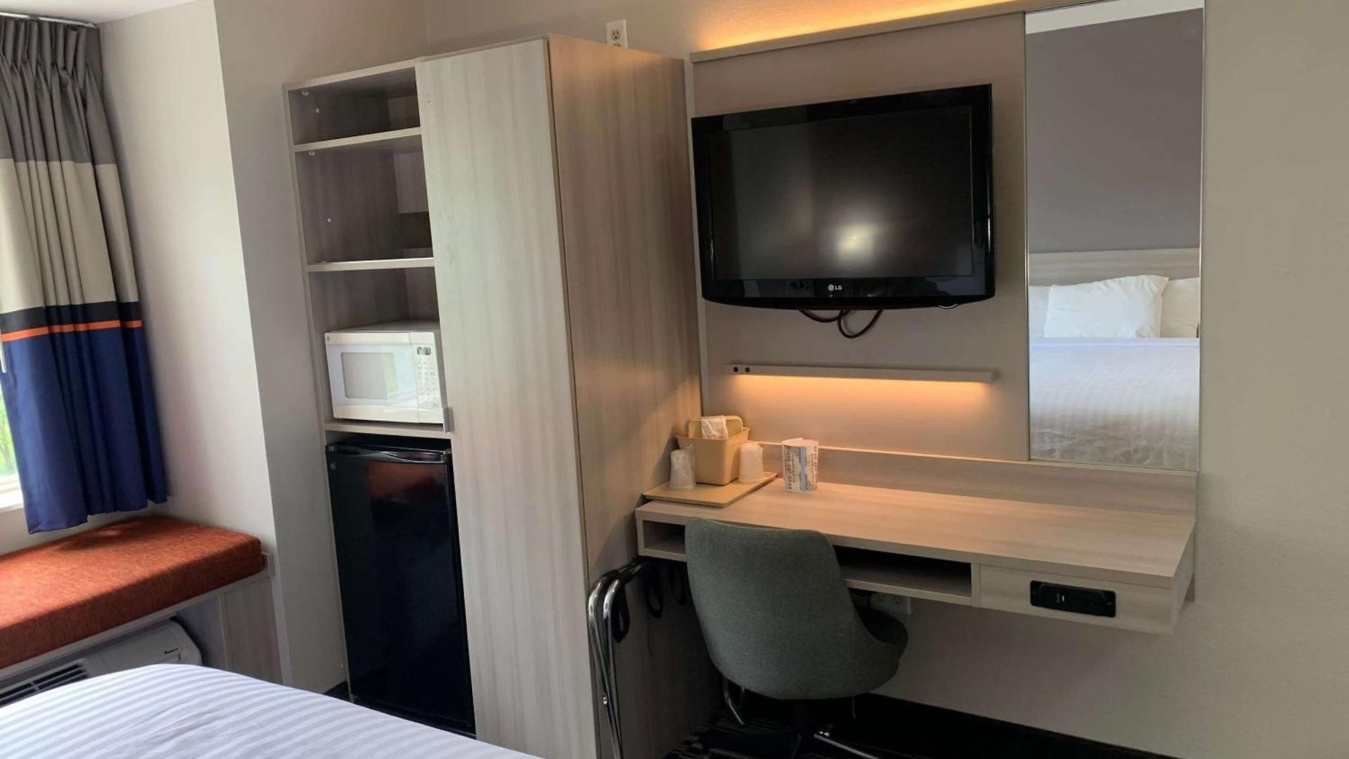 Microtel By Wyndham Airport 3*