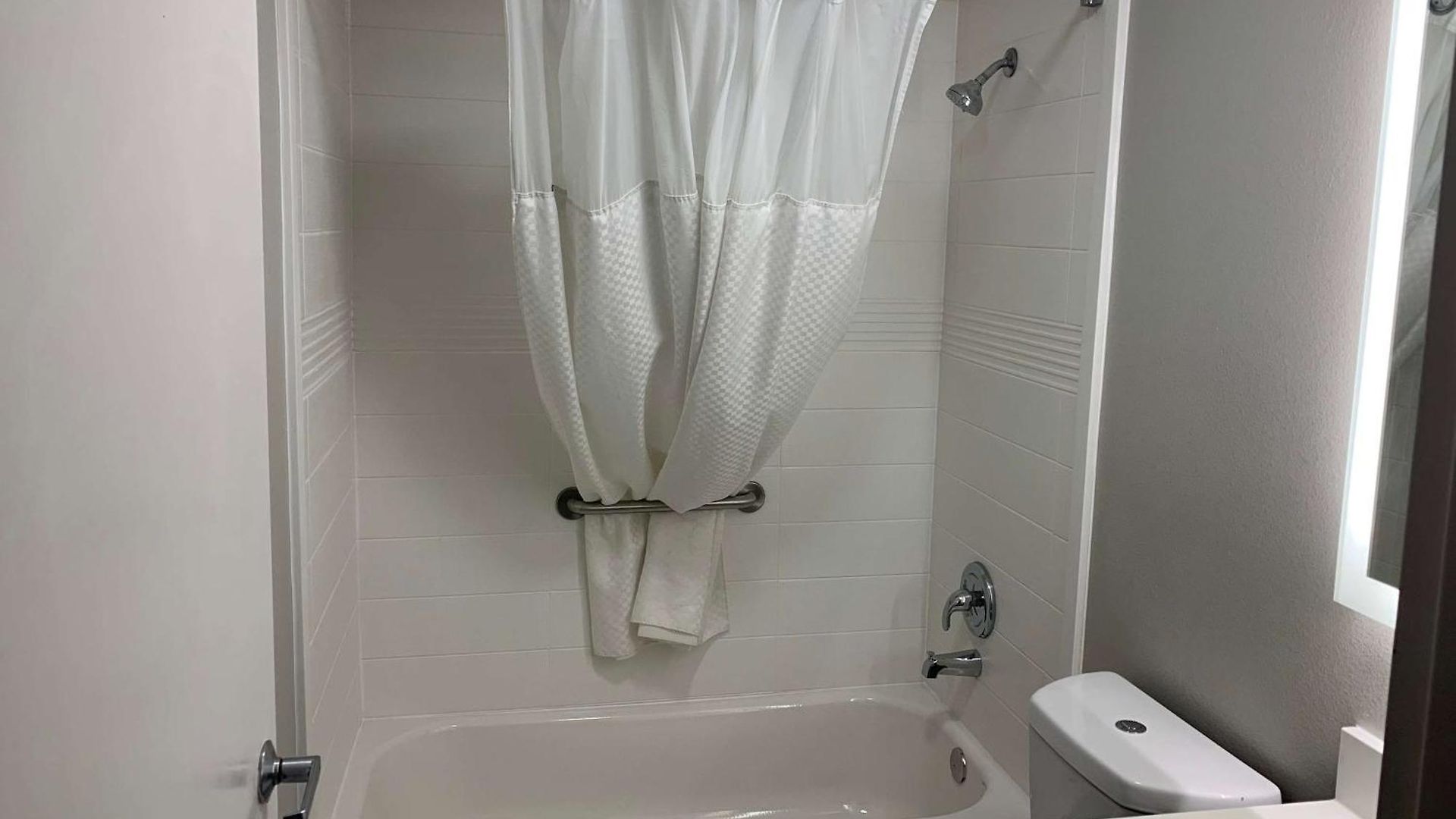 Microtel By Wyndham Airport 3*