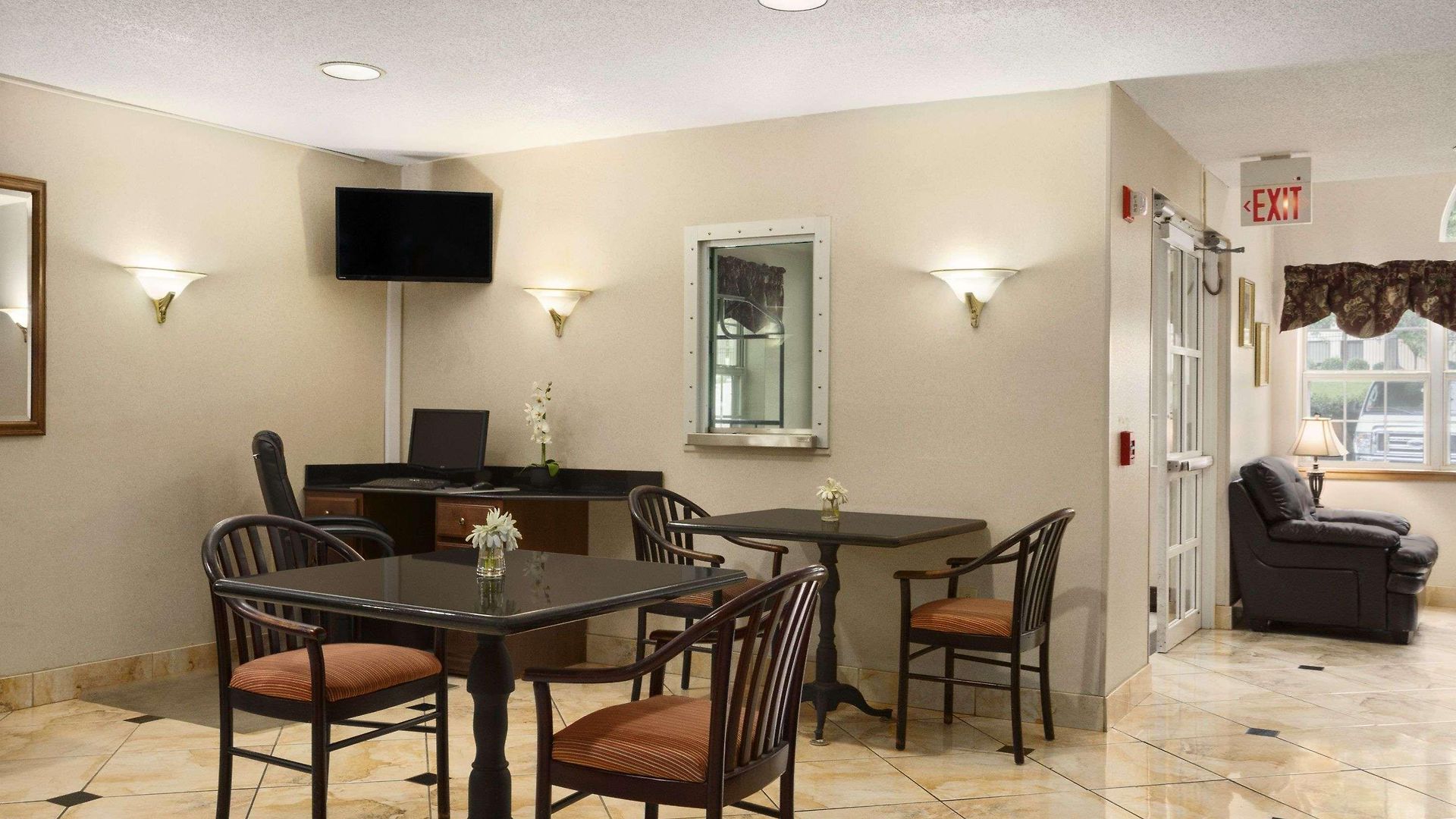 Microtel By Wyndham Airport Hotel