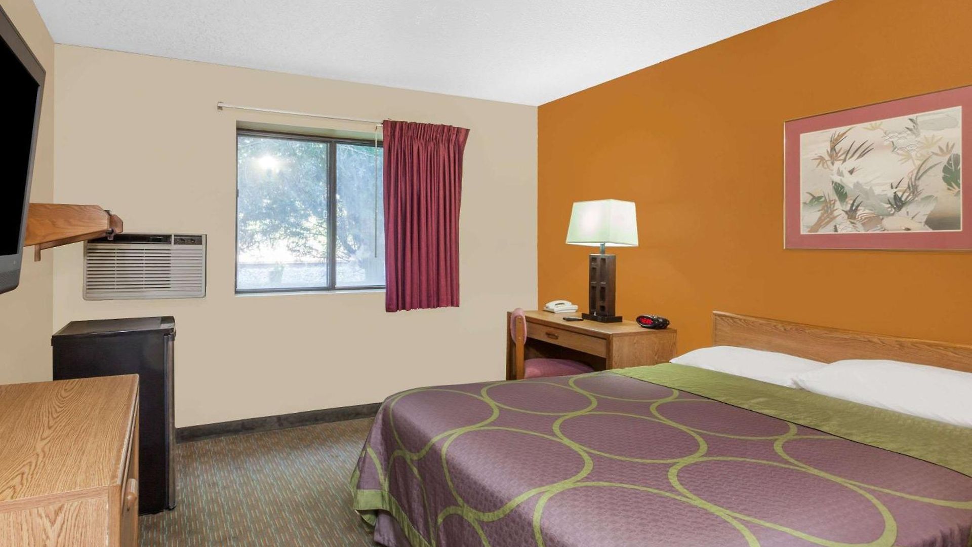 Super 8 By Wyndham Charlotte/amusement Park Area