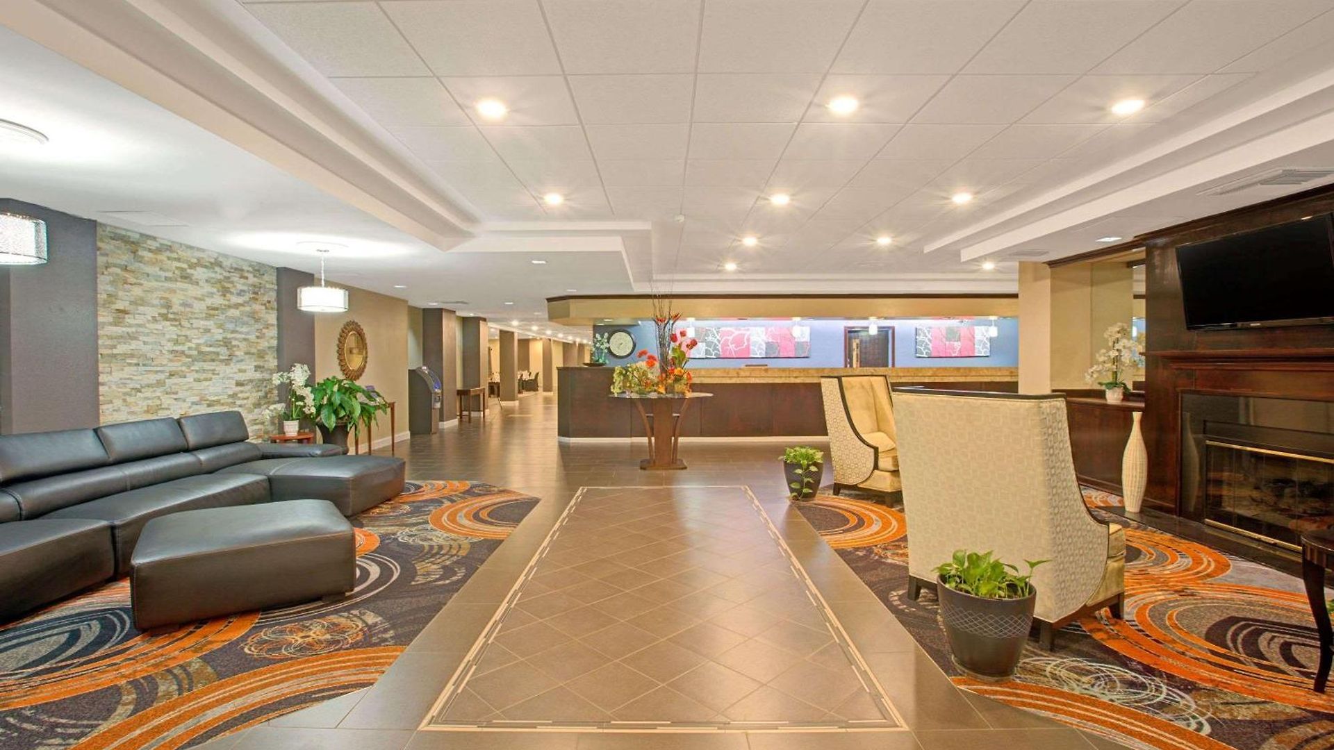 Ramada Plaza By Wyndham South End Airport Hotel 3*