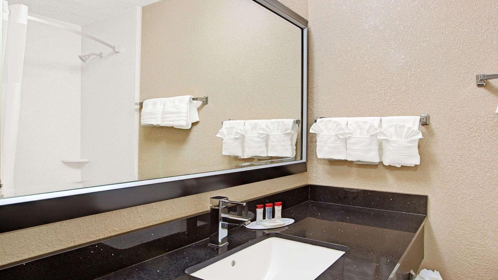 Ramada Plaza By Wyndham South End Airport Hotel Charlotte