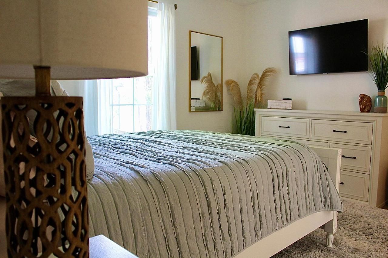 Hotel Luxury In Eastover... Close To Everything! *