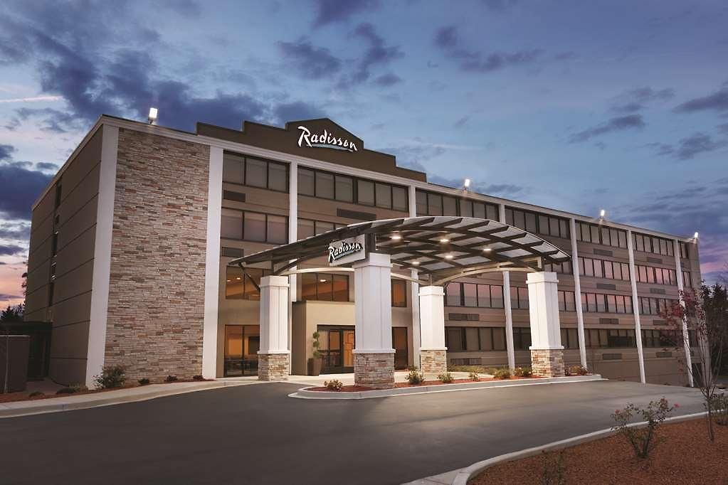 Radisson Airport Hotel 3*