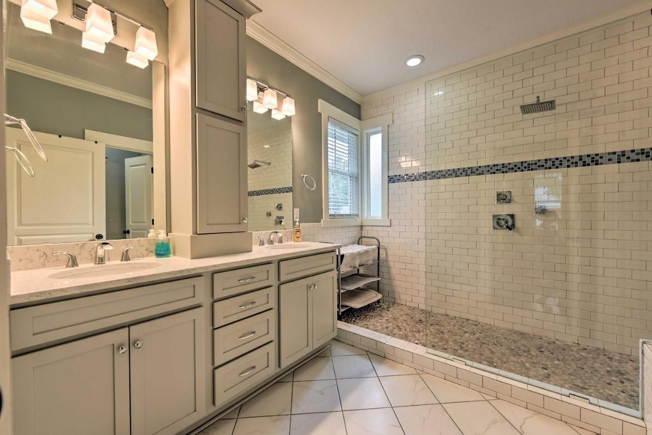 2 Mi To Dtwn: In Noda District Near Unc! Holiday home *