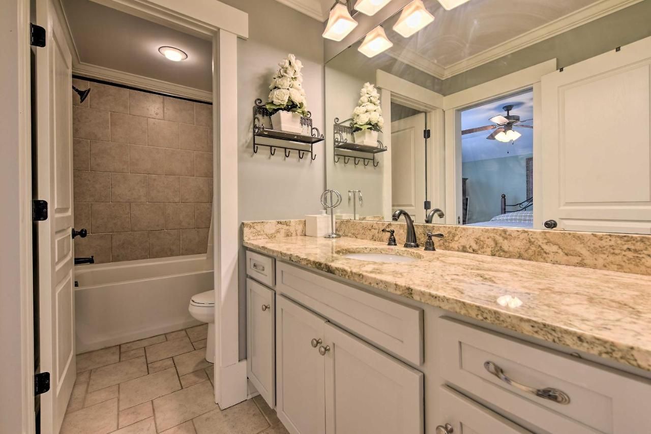 2 Mi To Dtwn: In Noda District Near Unc! Holiday home Charlotte