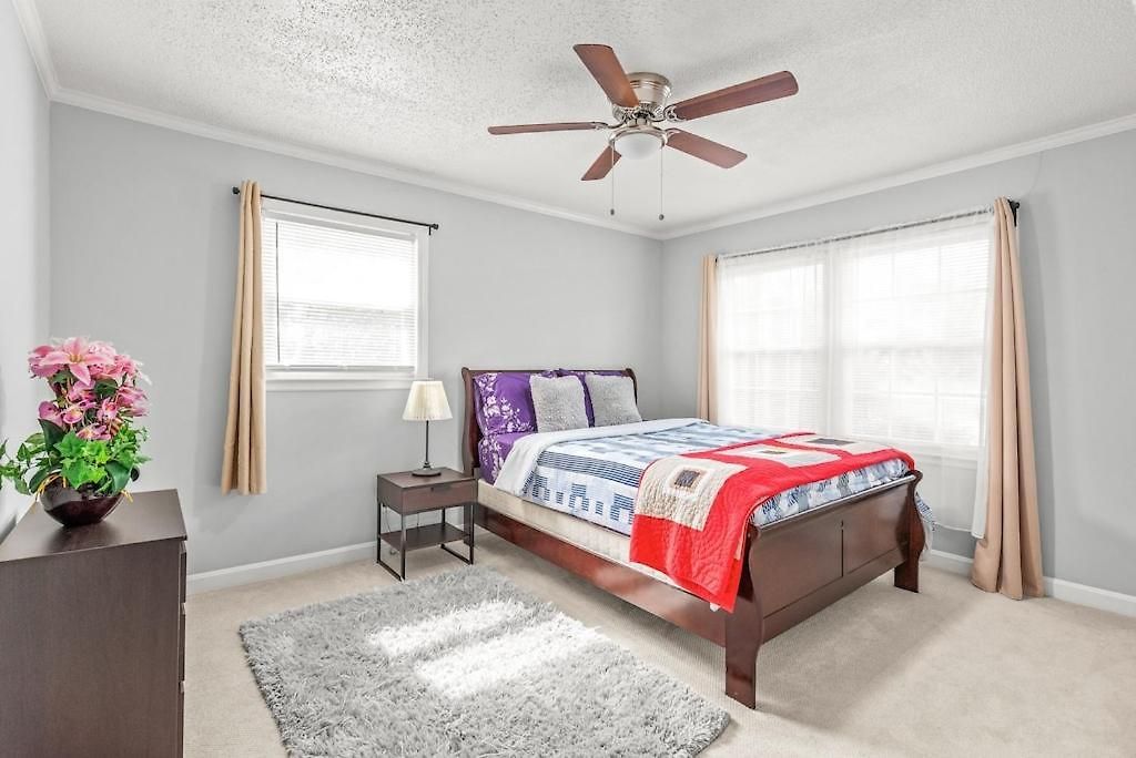 Holiday home Charming, Cozy Close To Uptown, Airport & Whitewater Center