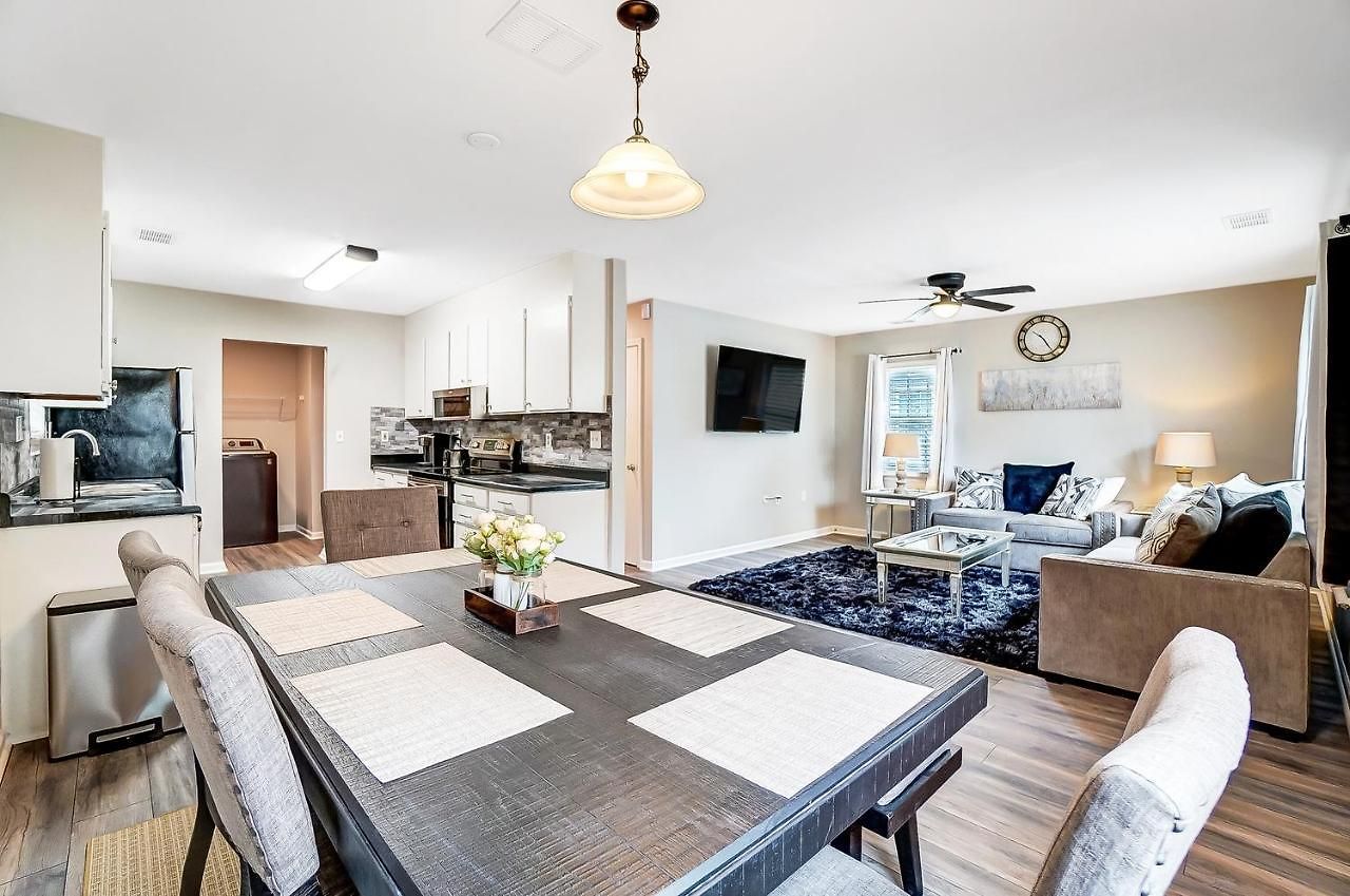 Homestay Cozy, 1-level - 5 Miles To Uptown Clt Charlotte
