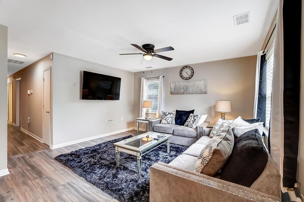 Cozy, 1-level - 5 Miles To Uptown Clt Charlotte