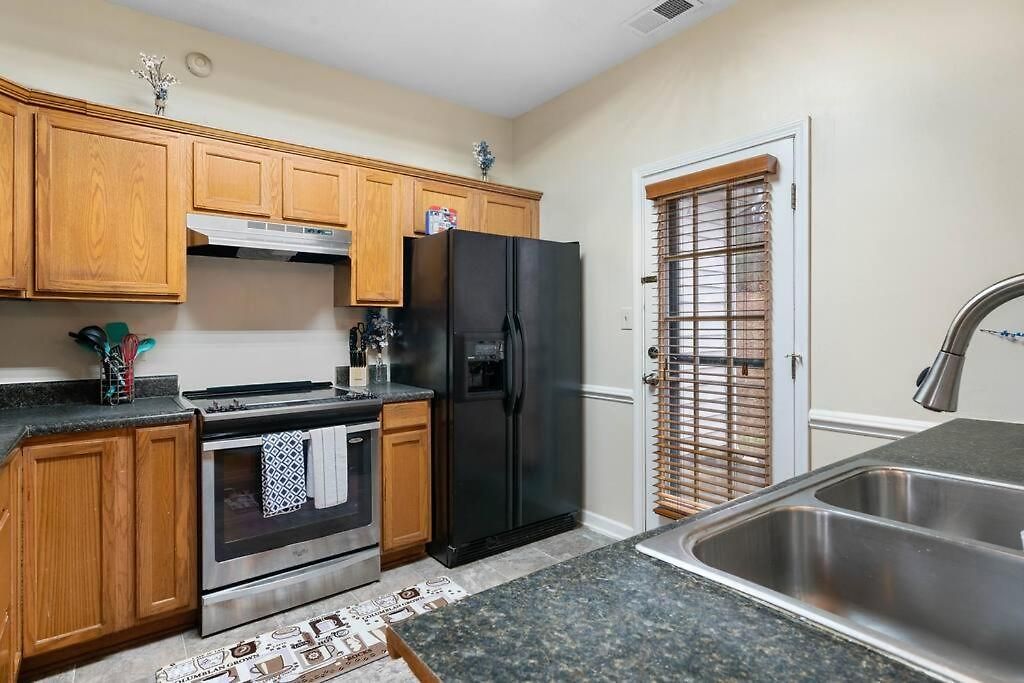 Cozy 4b 2 5b King Beds Jacuzzi Holiday home Charlotte