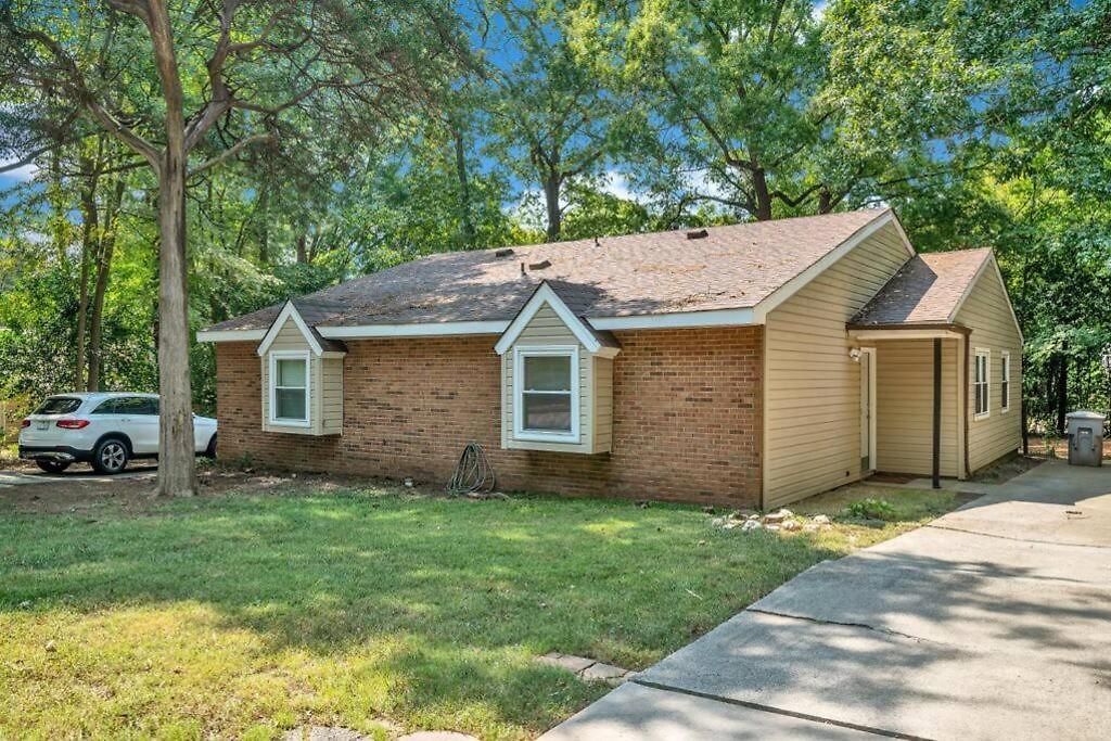 Cozy 2 Bedroom Duplex In Charlotte, Jacuzzi, Sleeps 6 2 Charlotte