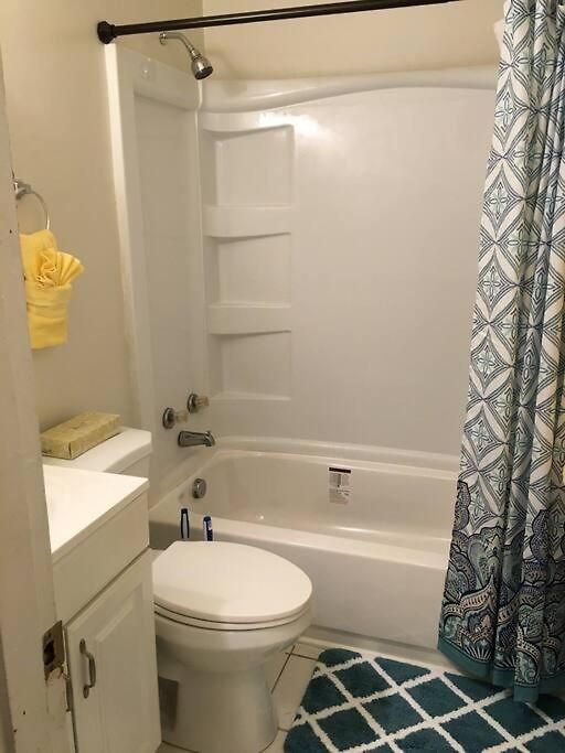 Apartment 4, Sleep 5, Walk To Attractions In Uptown