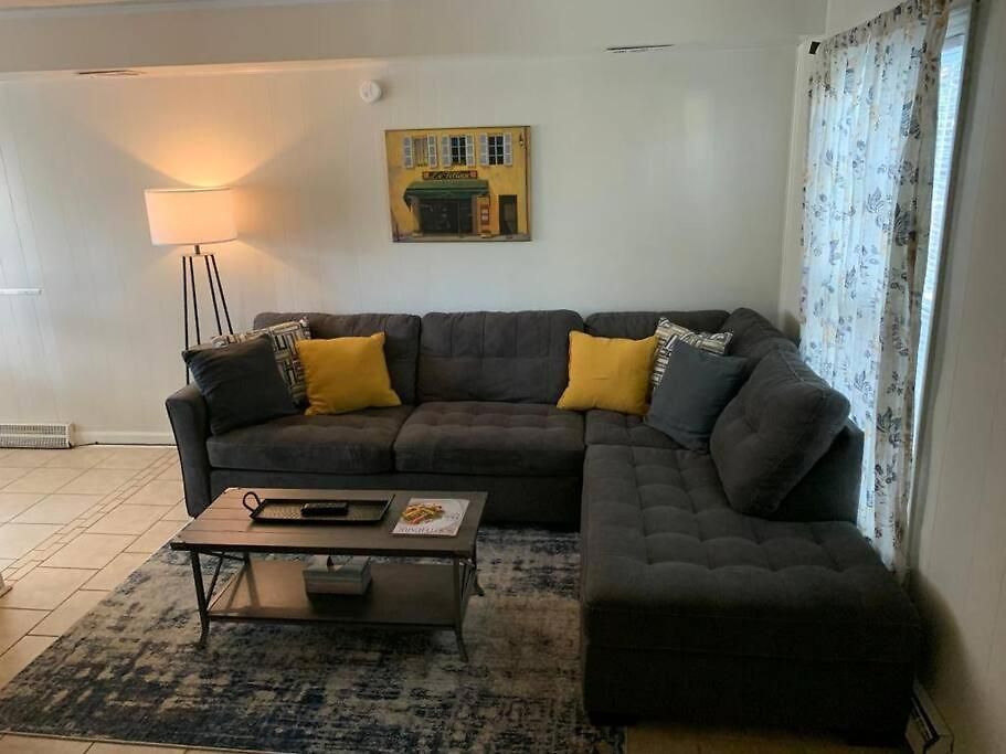 Apartment 4, Sleep 5, Walk To Attractions In Uptown