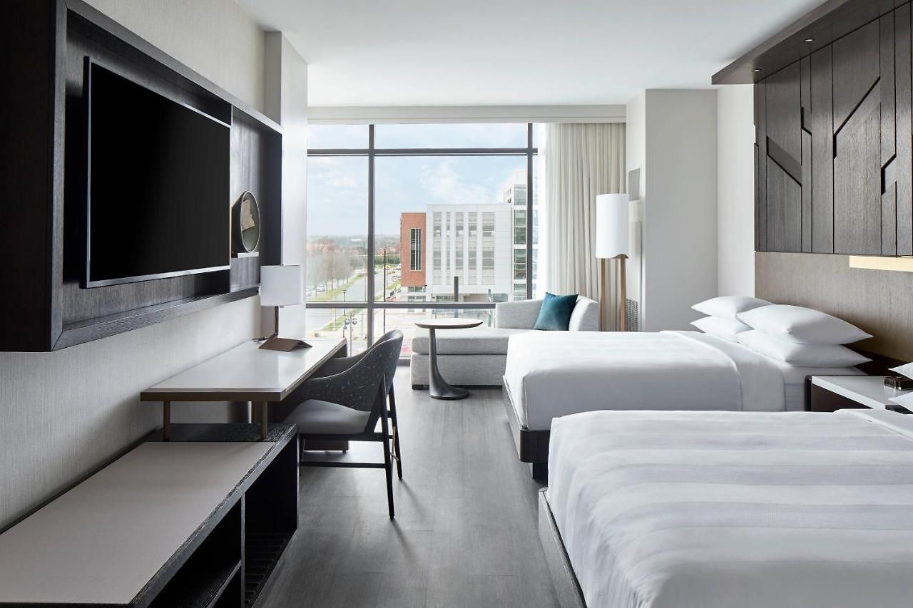 Unc Marriott & Conference Center Hotel 3*