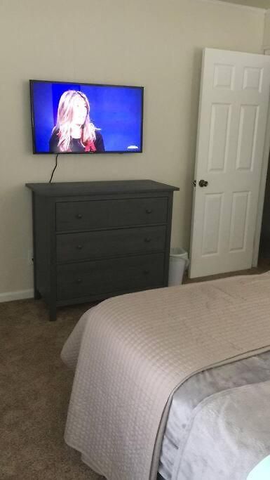 6, Sleep 3, Walk To Attractions In Uptown Apartment Charlotte