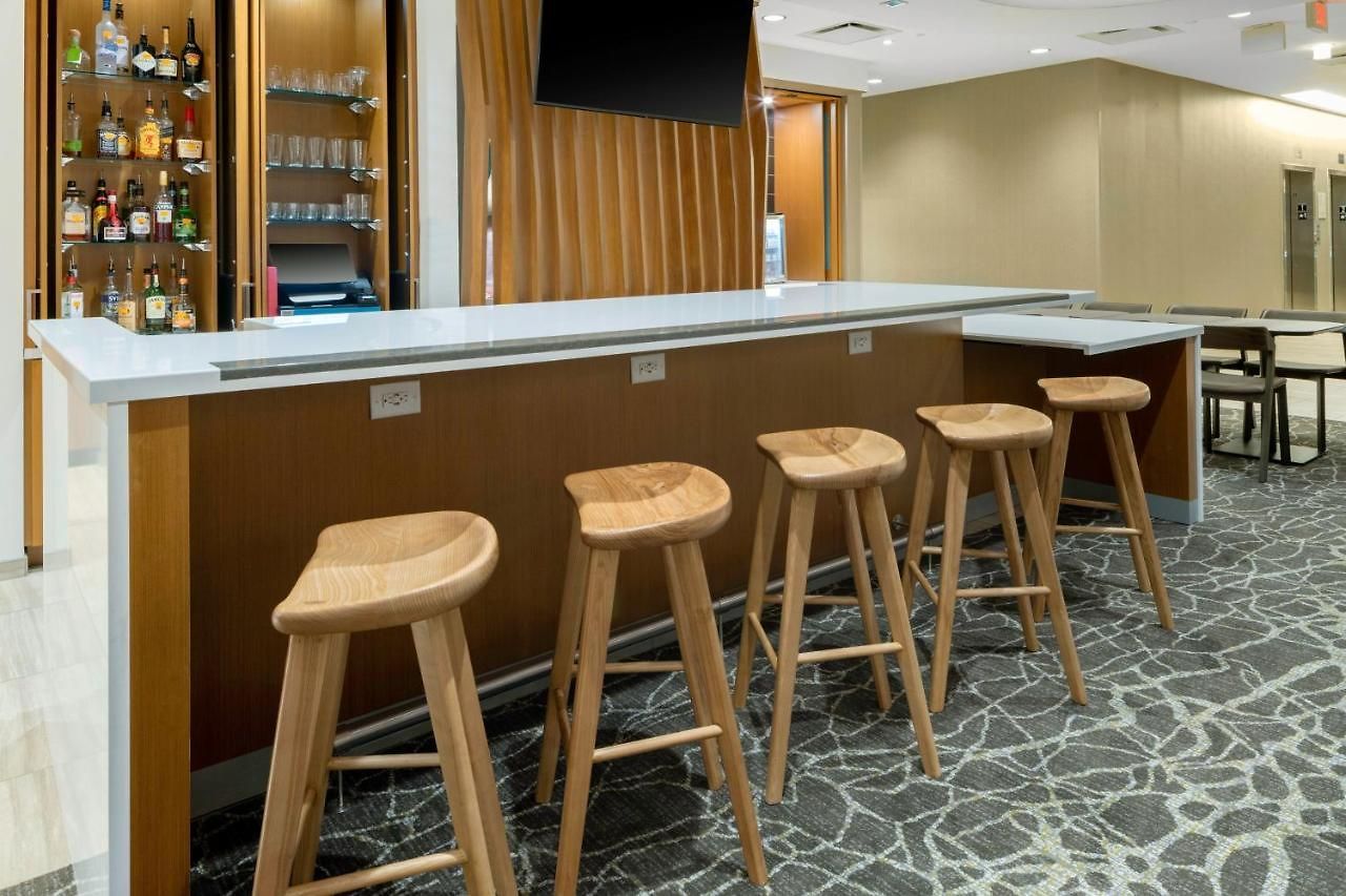 Hotel Springhill By Marriott Airport Pointe 3*