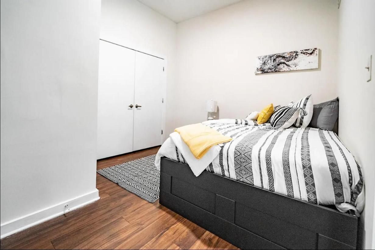 Apartment Luxury Uptown Wi-fi Gym Pool Shops Food! 228 Charlotte
