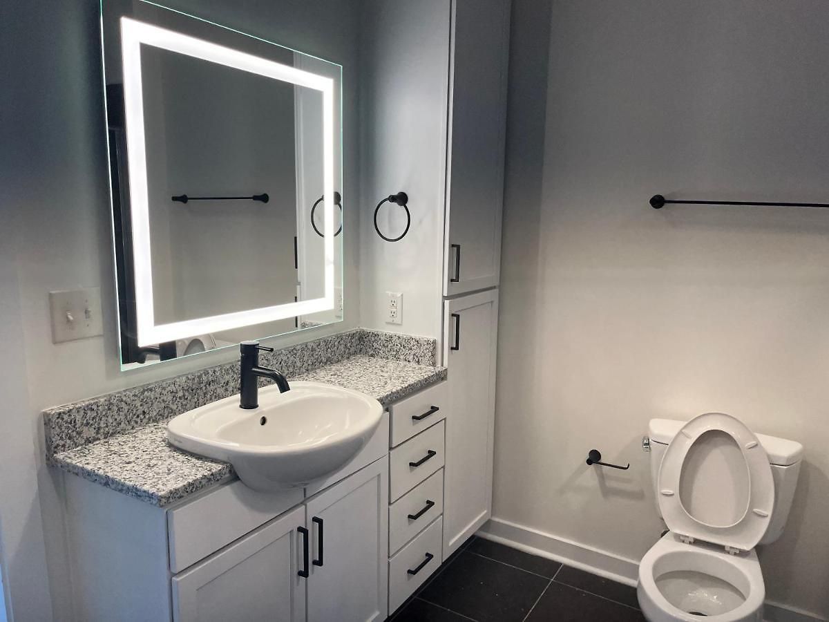 Luxury Uptown Wi-fi Gym Pool Shops Food! 228 Apartment *