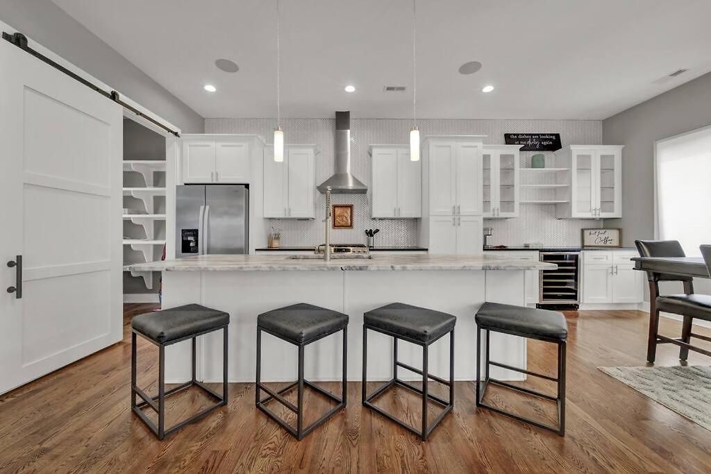 Villa Views Rooftop Hot Tub & Short Walk To Stadium Charlotte