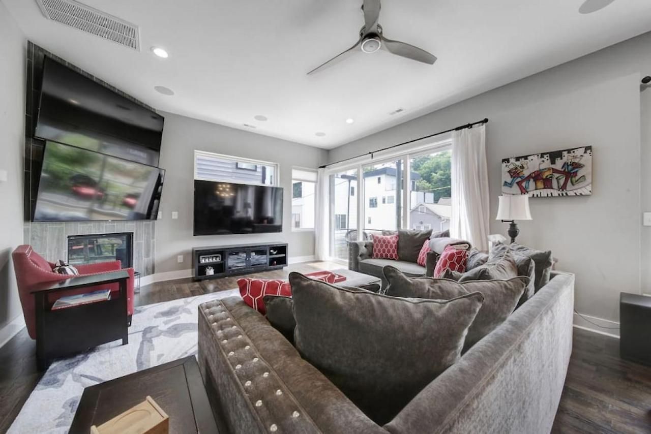 Views - Walking Distance To Panthers Stadium