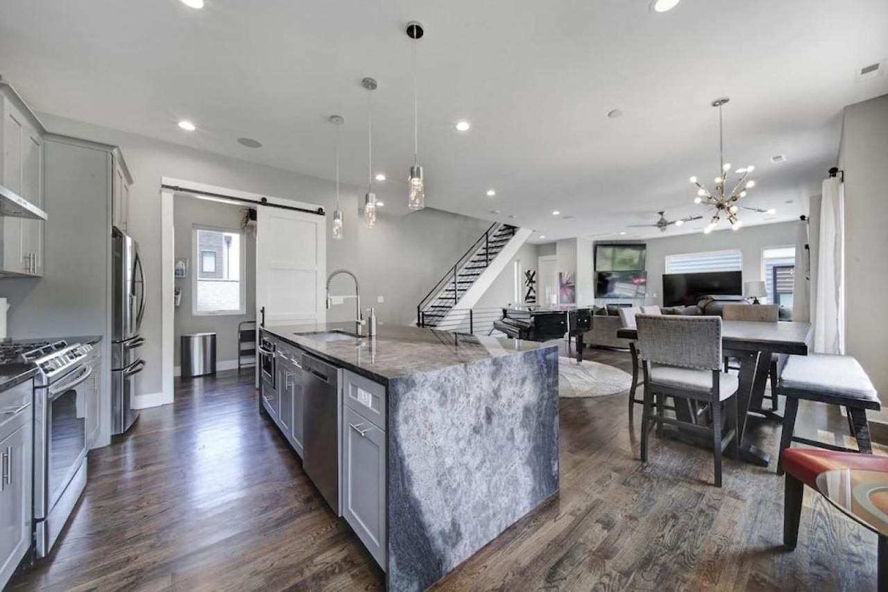 Views - Walking Distance To Panthers Stadium Holiday home *