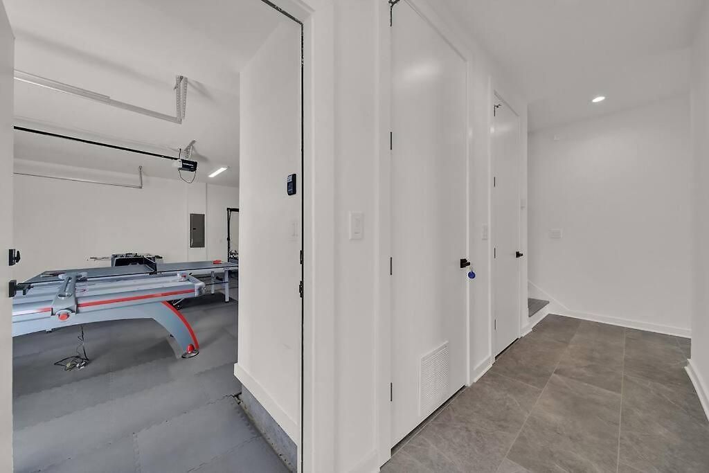 Amazing Location! Rooftop Patio, Pool & Game Room!