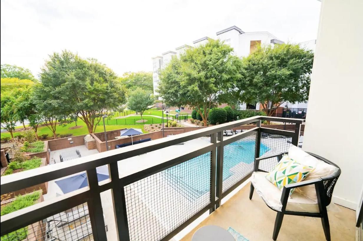Luxury Uptown Wi-fi Gym Pool Shops Food! 228 Charlotte