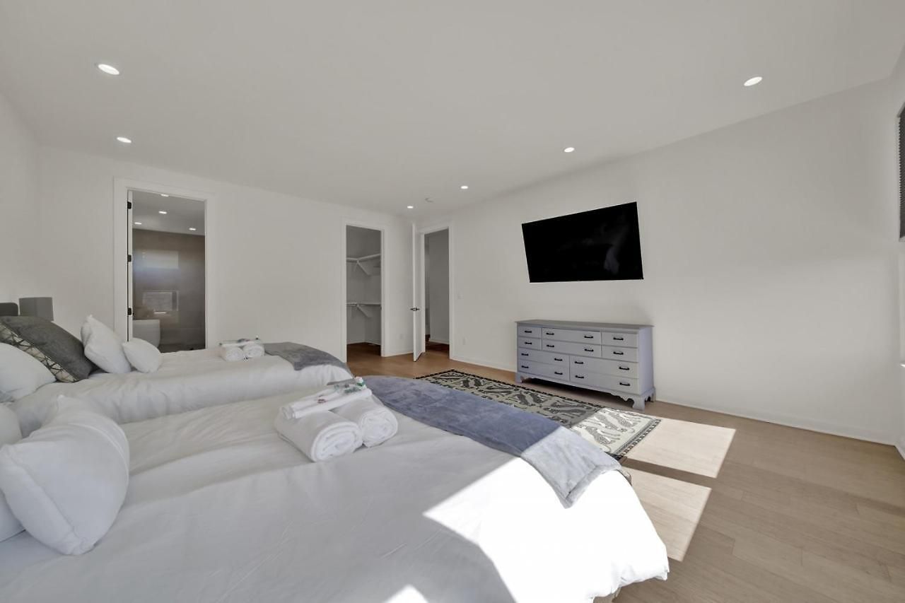 Amazing Views Rooftop Patio, Gym And Game Holiday home Charlotte