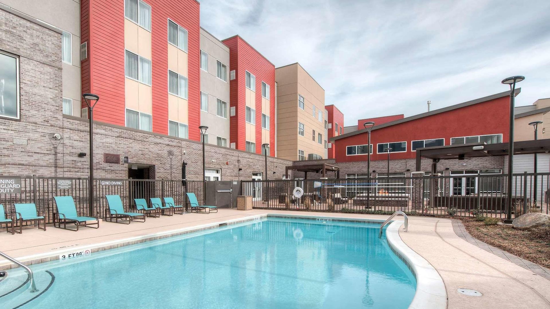 Fairfield & By Marriott Airport
