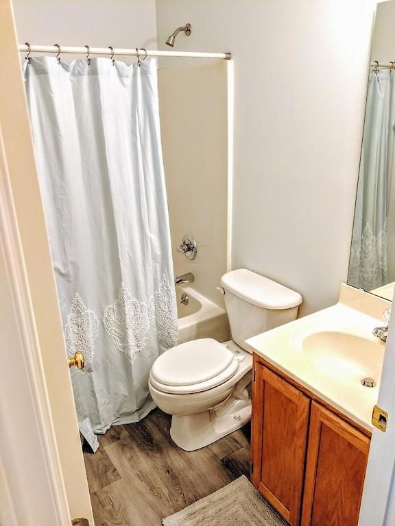 Rare Downtown Matthews Walk 2 Shops Restauraunts Hike Clt 2 Bedroom Not 3br Holiday home *
