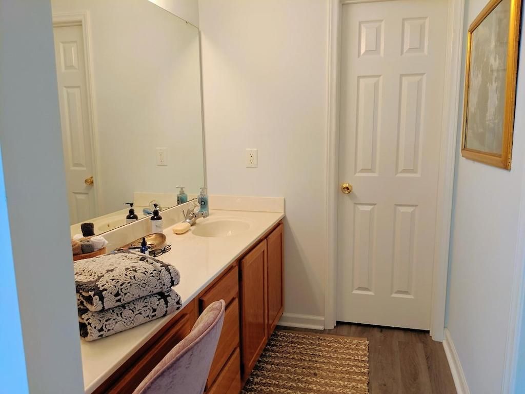 Rare Downtown Matthews Walk 2 Shops Restauraunts Hike Clt 2 Bedroom Not 3br