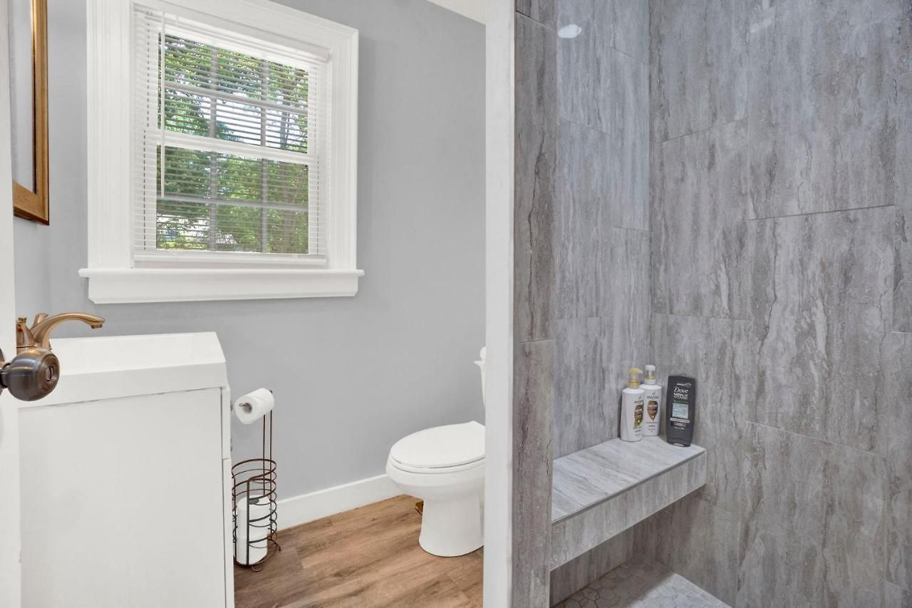 Charming 3 Bdrm In - 1 Mile To Uptown Holiday home Charlotte