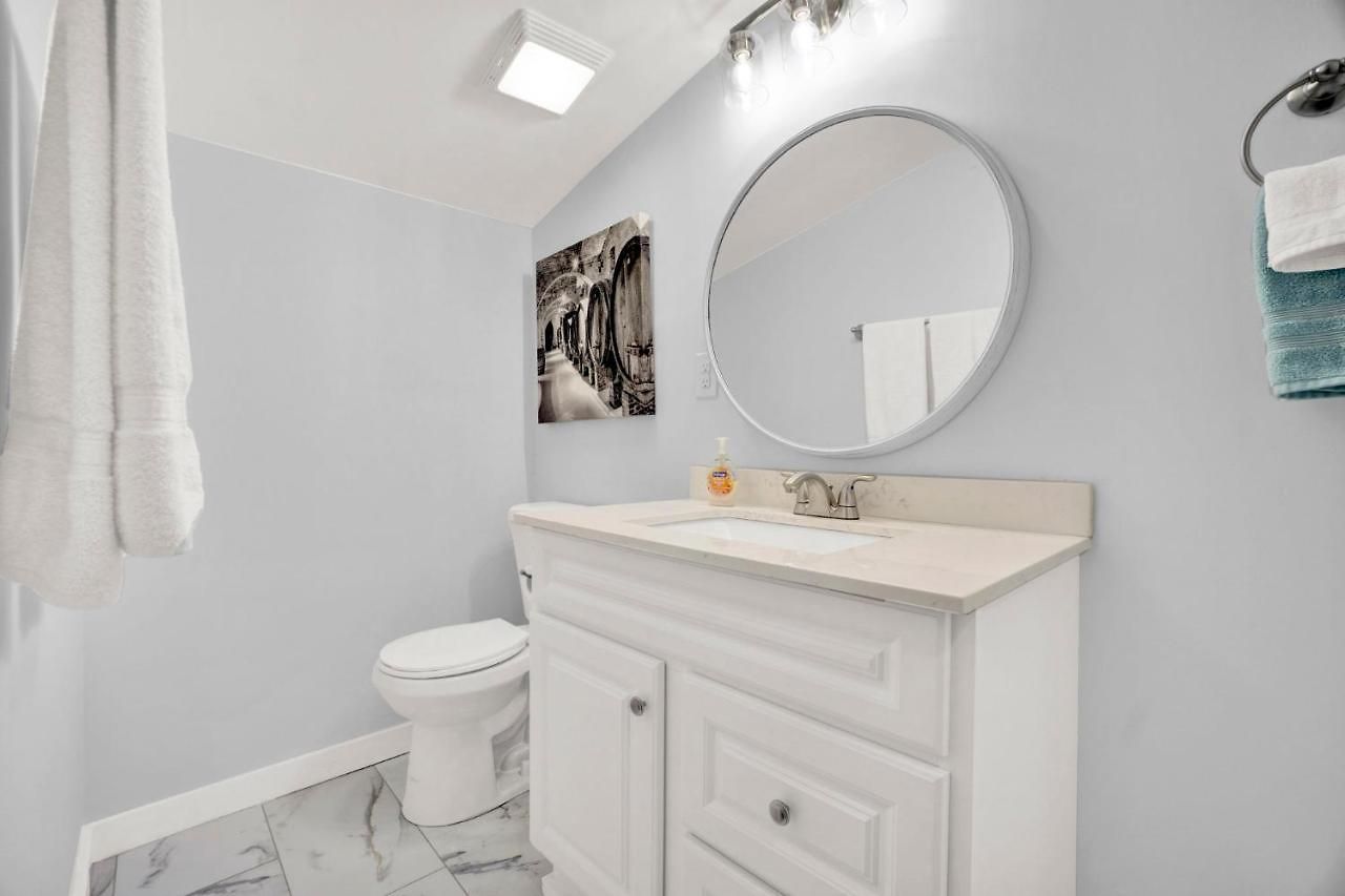 Charming 3 Bdrm In - 1 Mile To Uptown Holiday home Charlotte