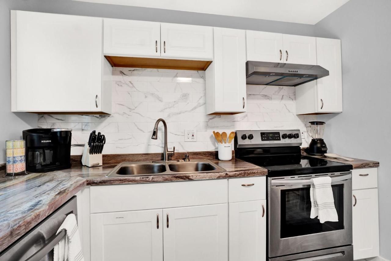 Charming 3 Bdrm In - 1 Mile To Uptown Holiday home Charlotte