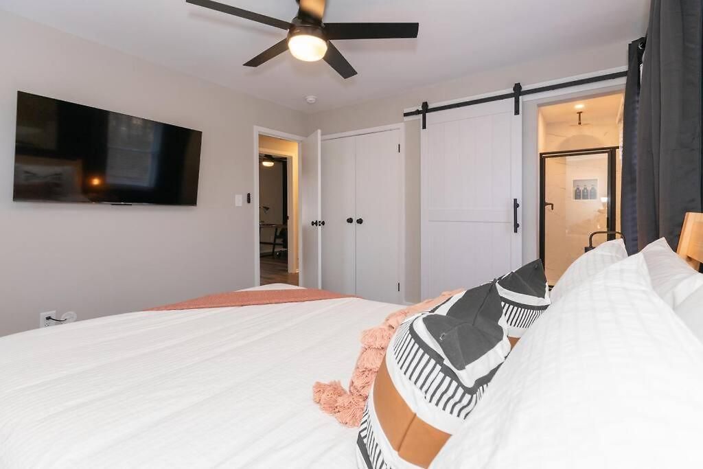 Quiet Getaway Near Uptown/noda & Free Parking Holiday home Charlotte