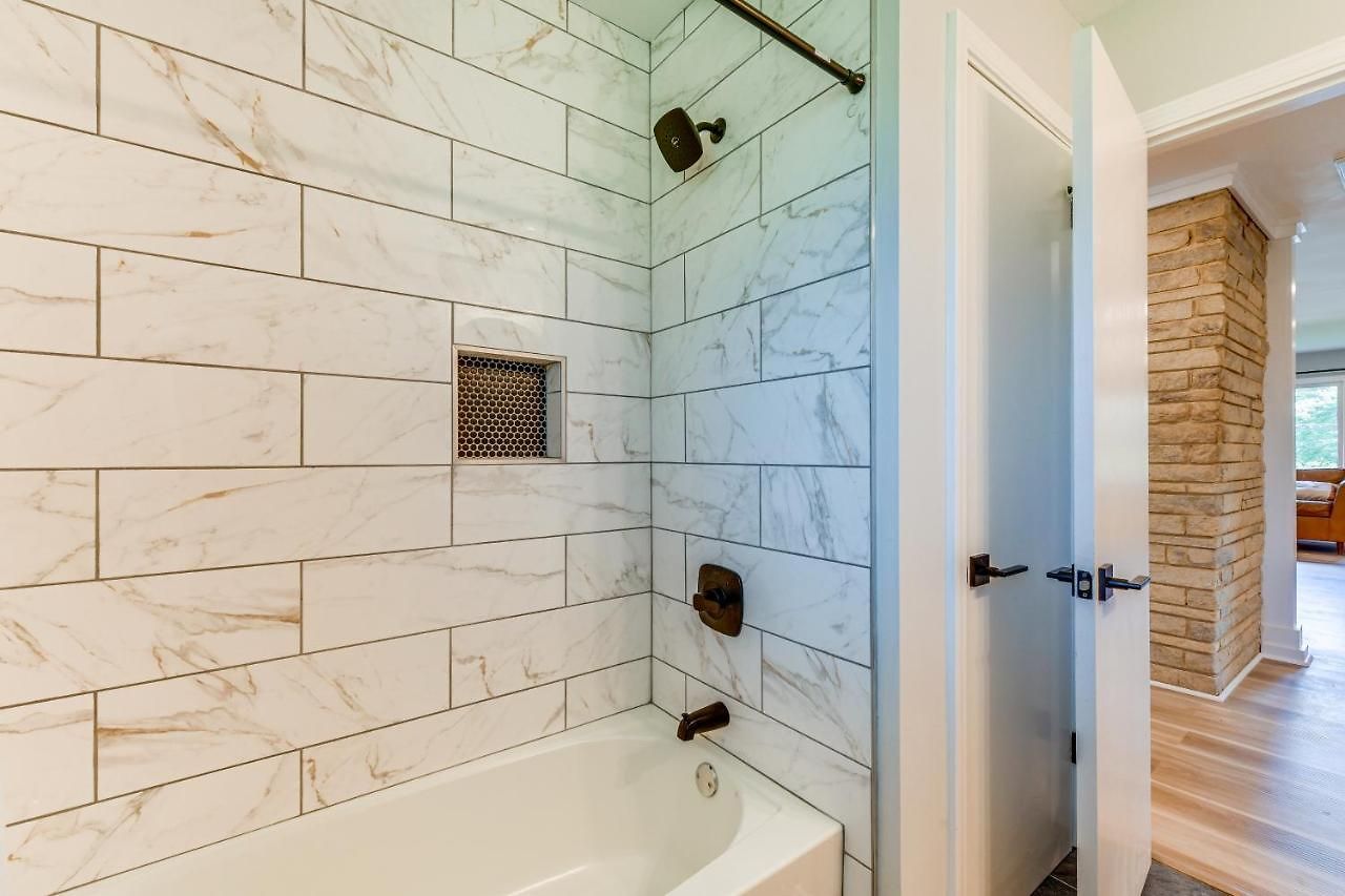 Charming Home: 2 Mi To Downtown! Charlotte