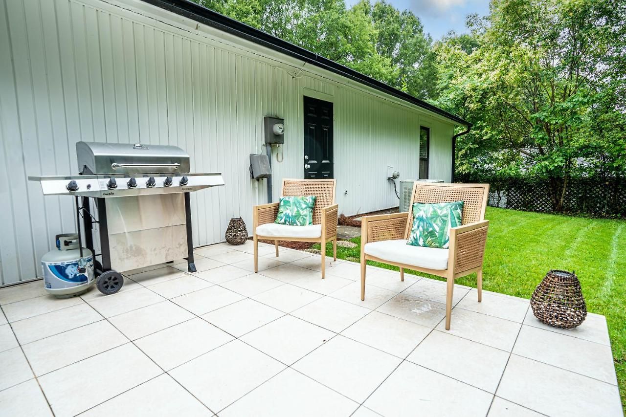 Vibrant South Clt Oasis, 3brs, Patio, Fire Pit * Charlotte