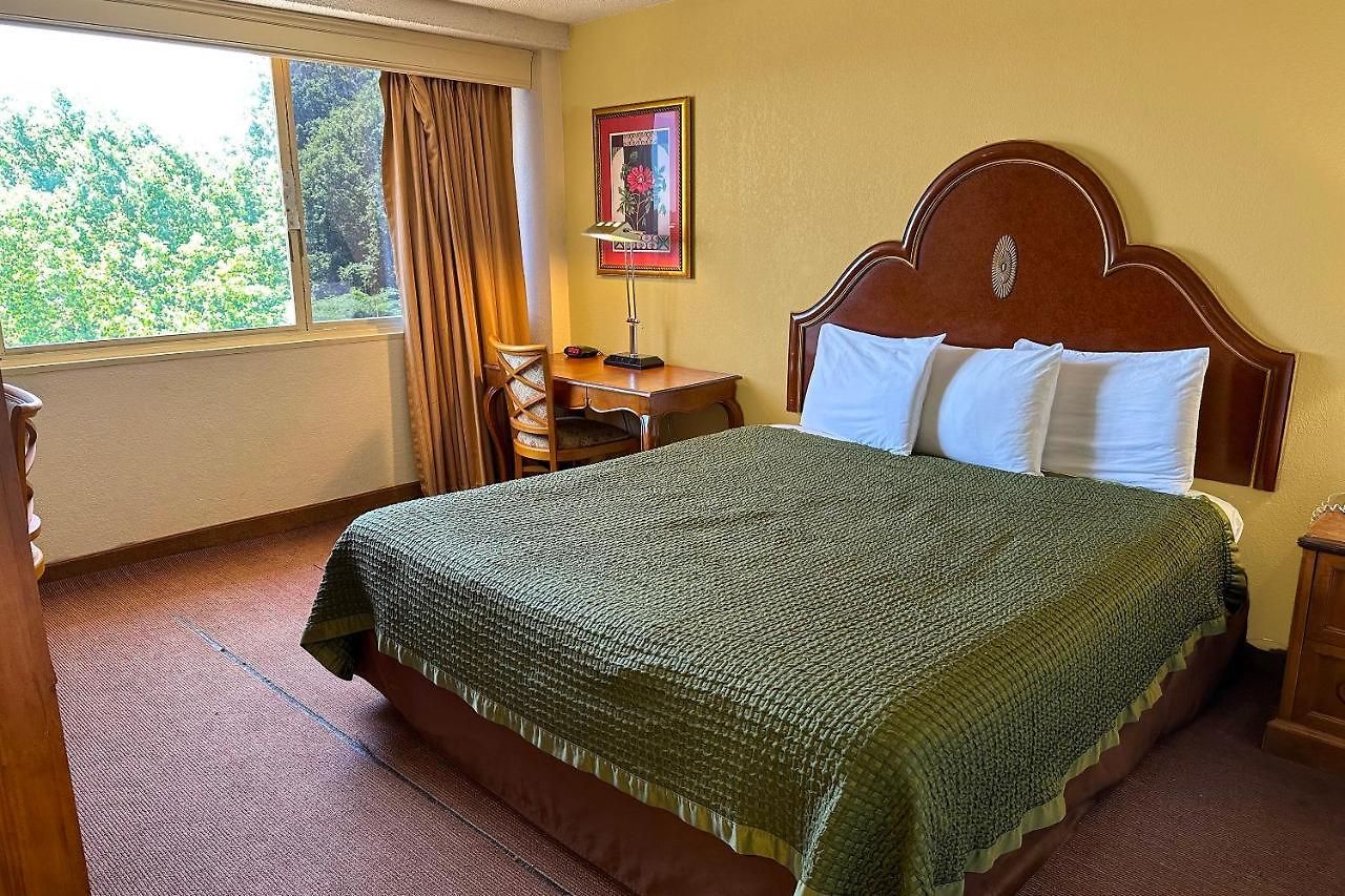 Hotel Golden By Oyo