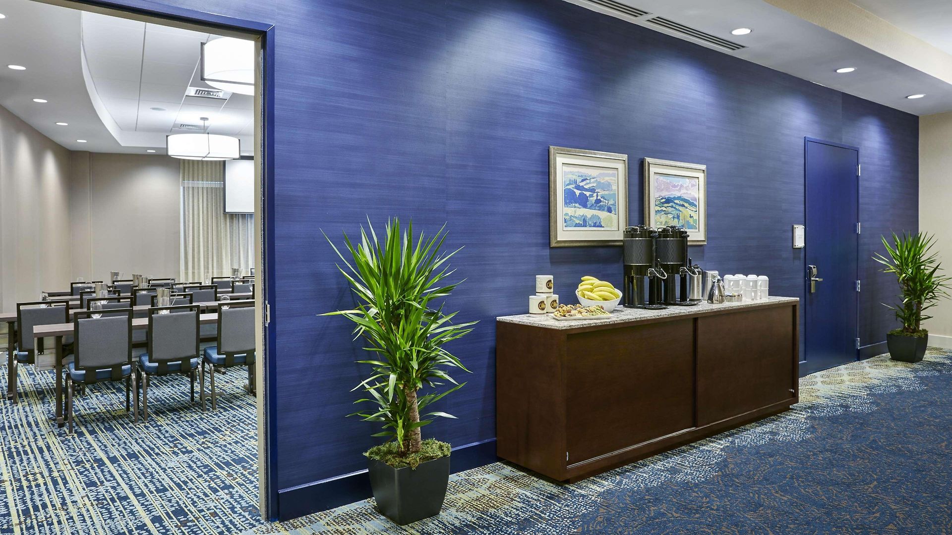 Doubletree By Hilton Uptown 3*