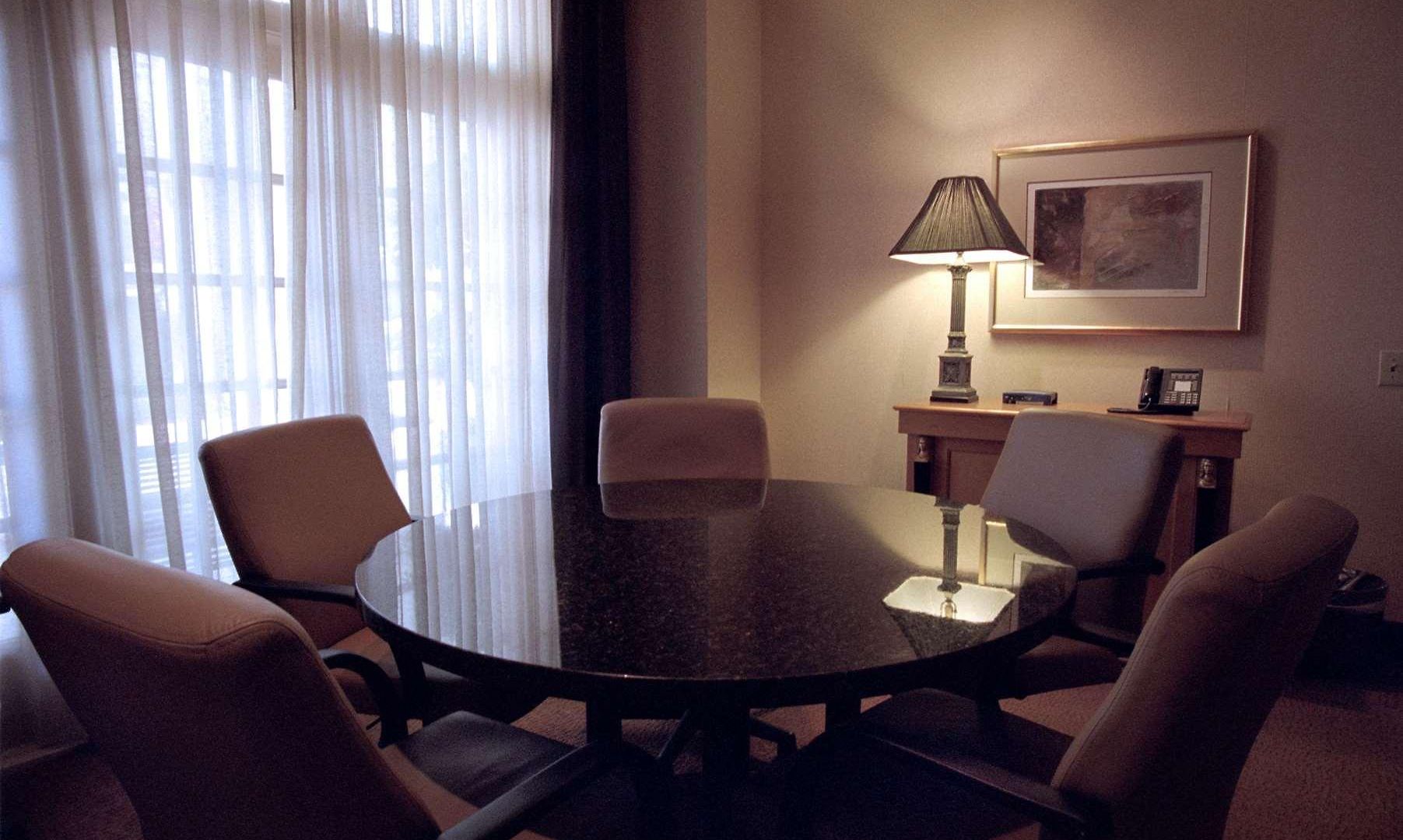 Doubletree By Hilton Uptown Hotel 3*