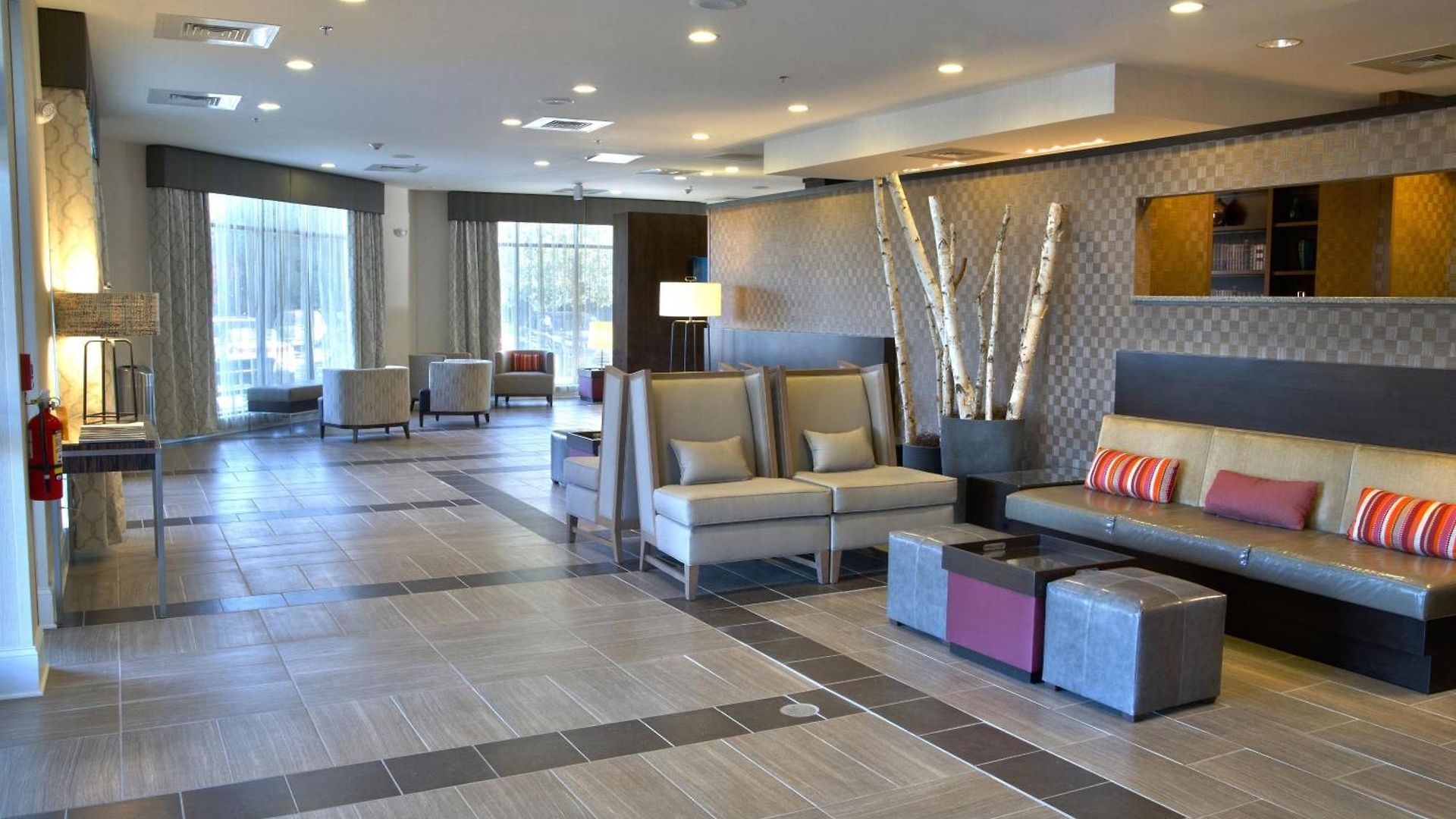 Hotel Airport By Ihg 3*