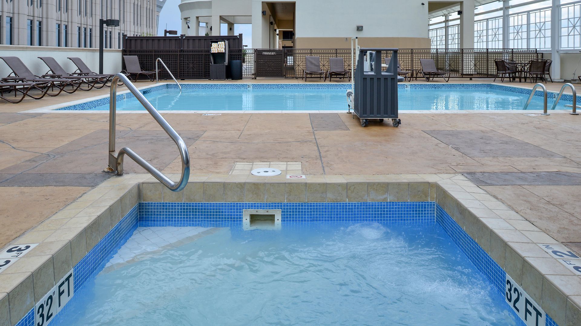 Doubletree By Hilton Center