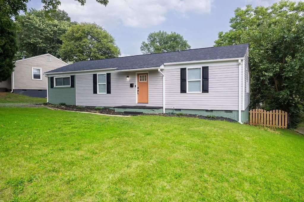 4 Bedroom - 5 Min To Uptown Holiday home *