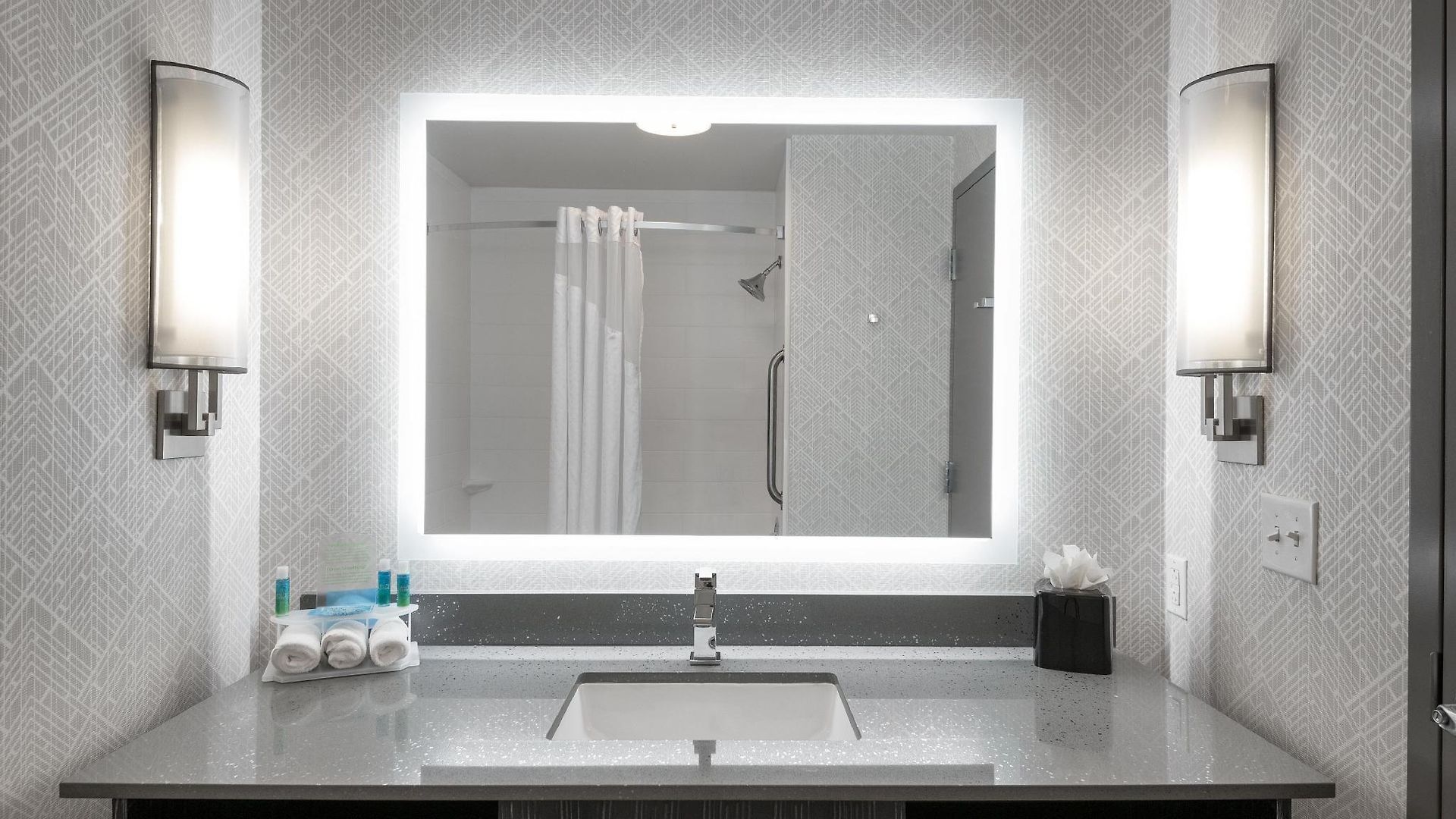 Express & - Airport By Ihg Hotel 3*