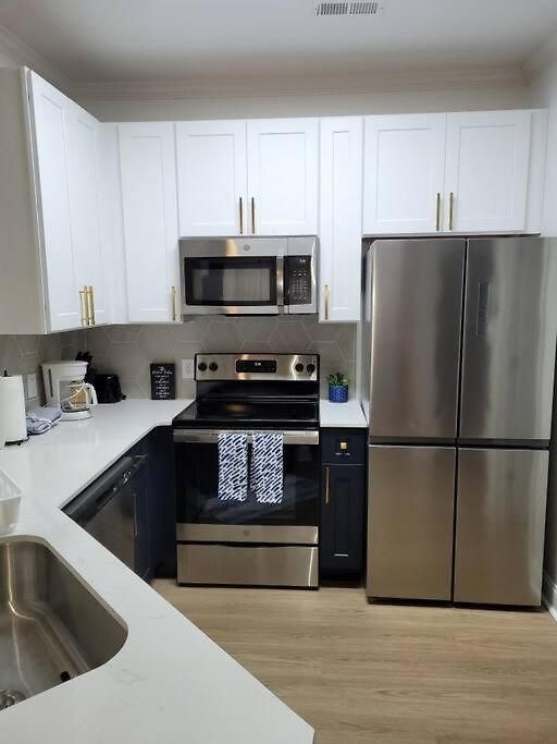 South Charlotte's Cozy & Modern Apartment