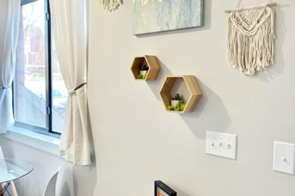 Townhouse In Uptown King Bed-wi-fi-full Kitchen- Washer & Dryer Charlotte