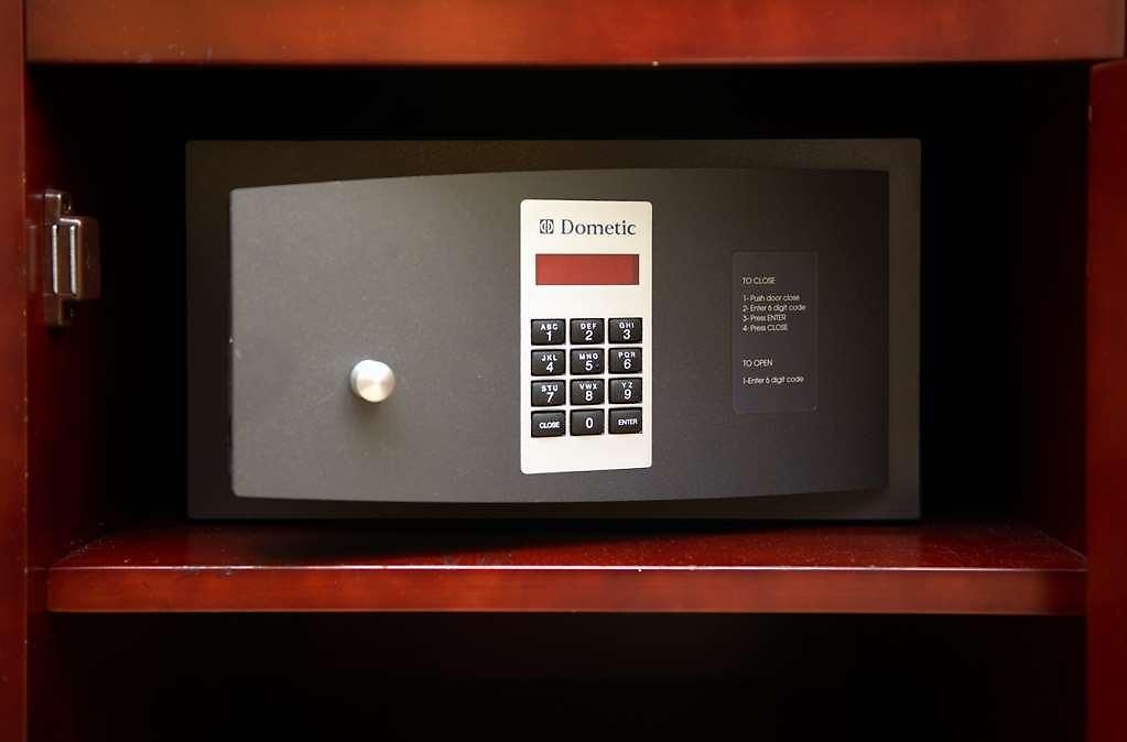 Hilton Uptown 4*