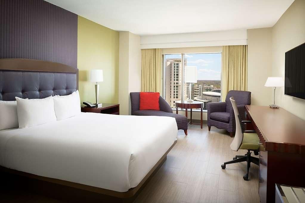 Hotel Hilton Uptown 4*