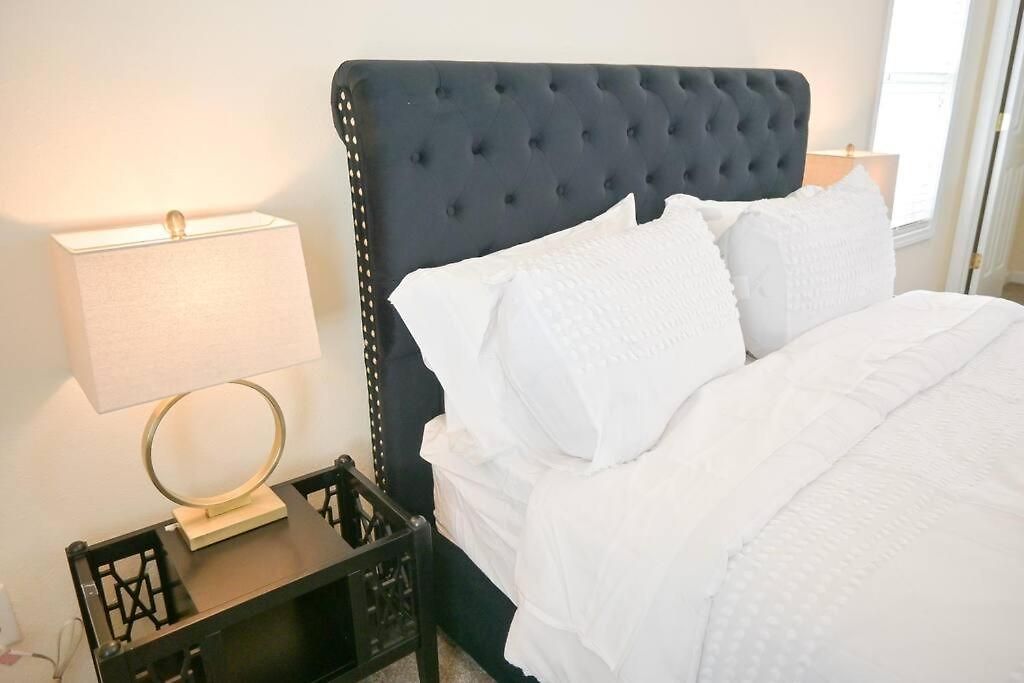 Exquisite E House * Charlotte