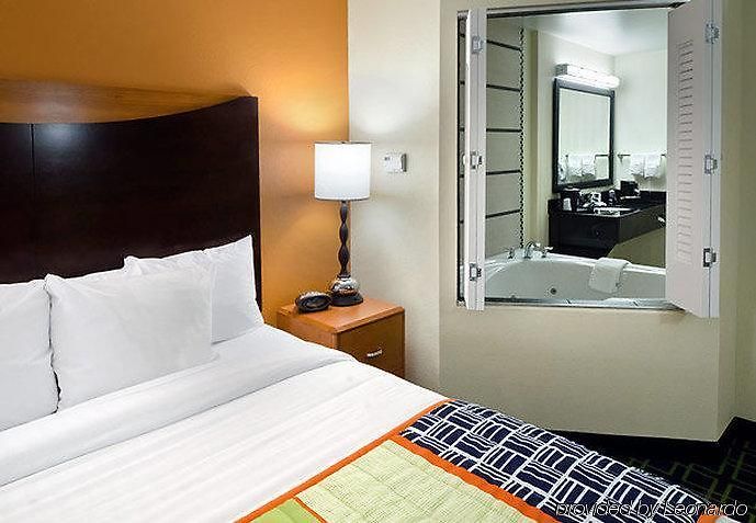 Hotel Fairfield & By Marriott Matthews Charlotte